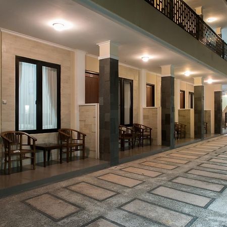 Hotel Wisma Djaja Syariah Bojonegoro Екстер'єр фото