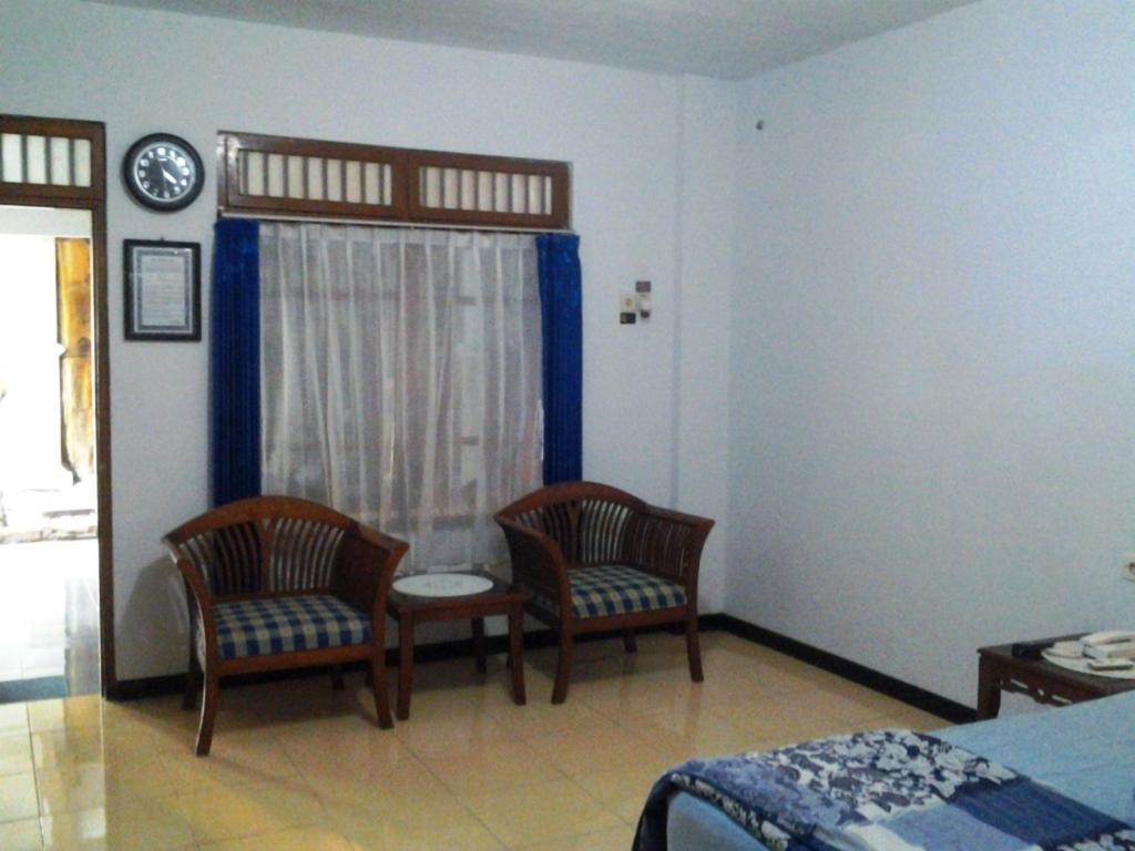 Hotel Wisma Djaja Syariah Bojonegoro Номер фото