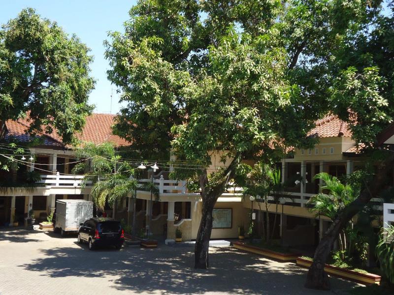 Hotel Wisma Djaja Syariah Bojonegoro Екстер'єр фото