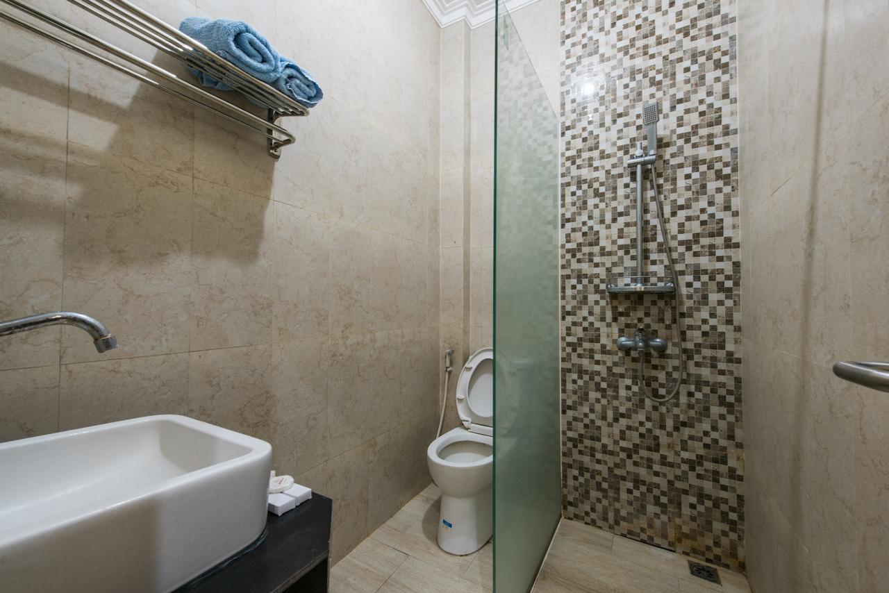Hotel Wisma Djaja Syariah Bojonegoro Екстер'єр фото