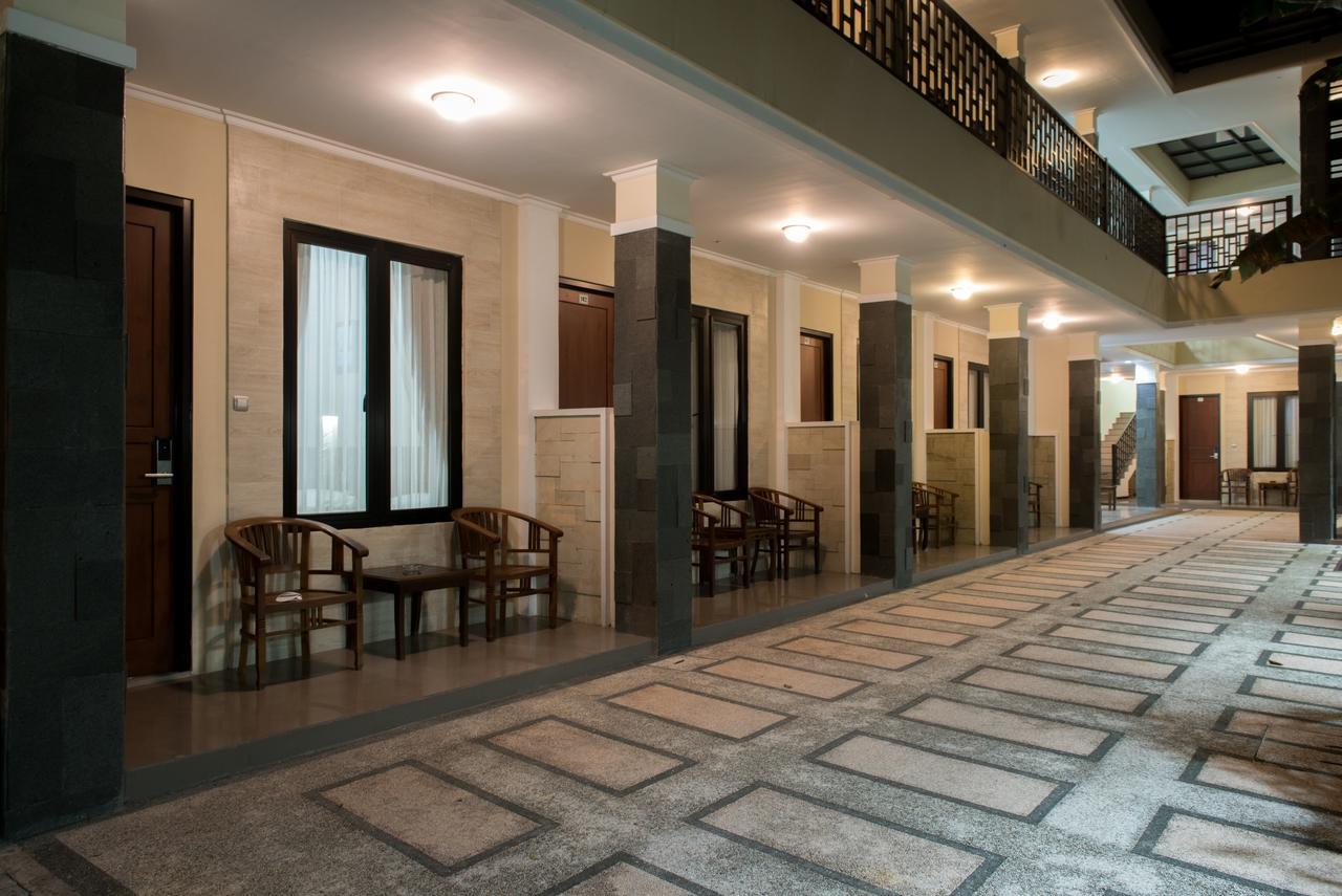 Hotel Wisma Djaja Syariah Bojonegoro Екстер'єр фото