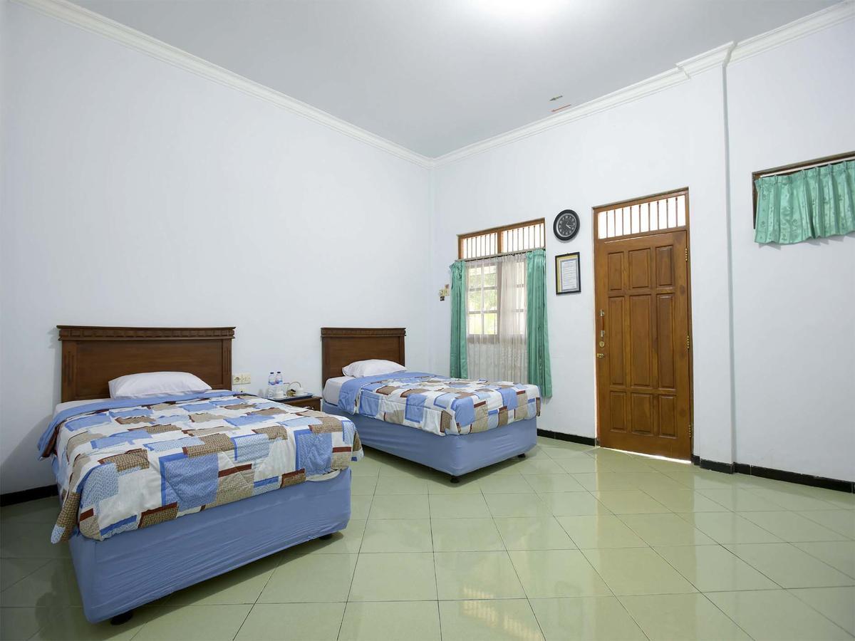 Hotel Wisma Djaja Syariah Bojonegoro Екстер'єр фото