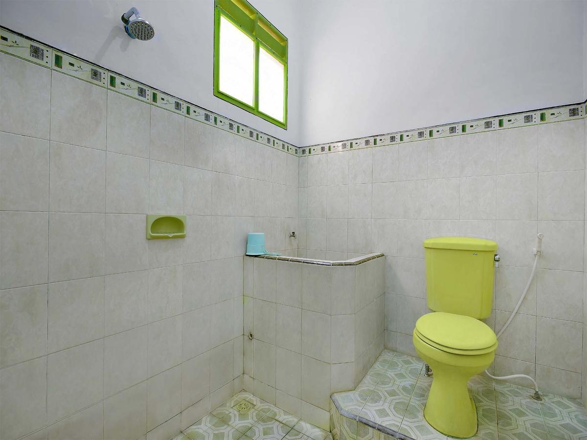 Hotel Wisma Djaja Syariah Bojonegoro Екстер'єр фото