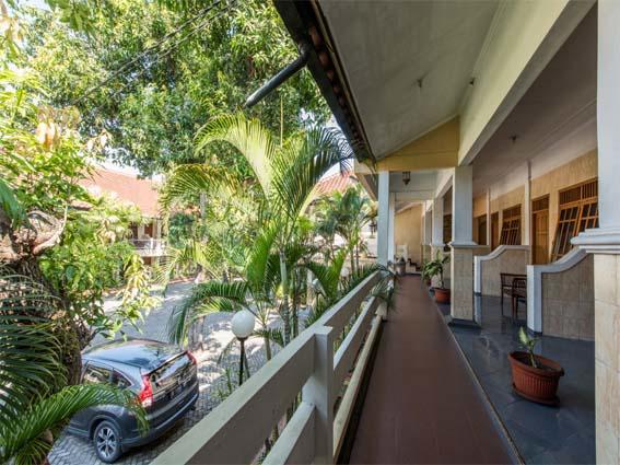 Hotel Wisma Djaja Syariah Bojonegoro Екстер'єр фото